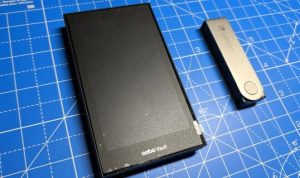 Cobo Vault Review Testing the Air-Gapped Detachable Battery Hardware