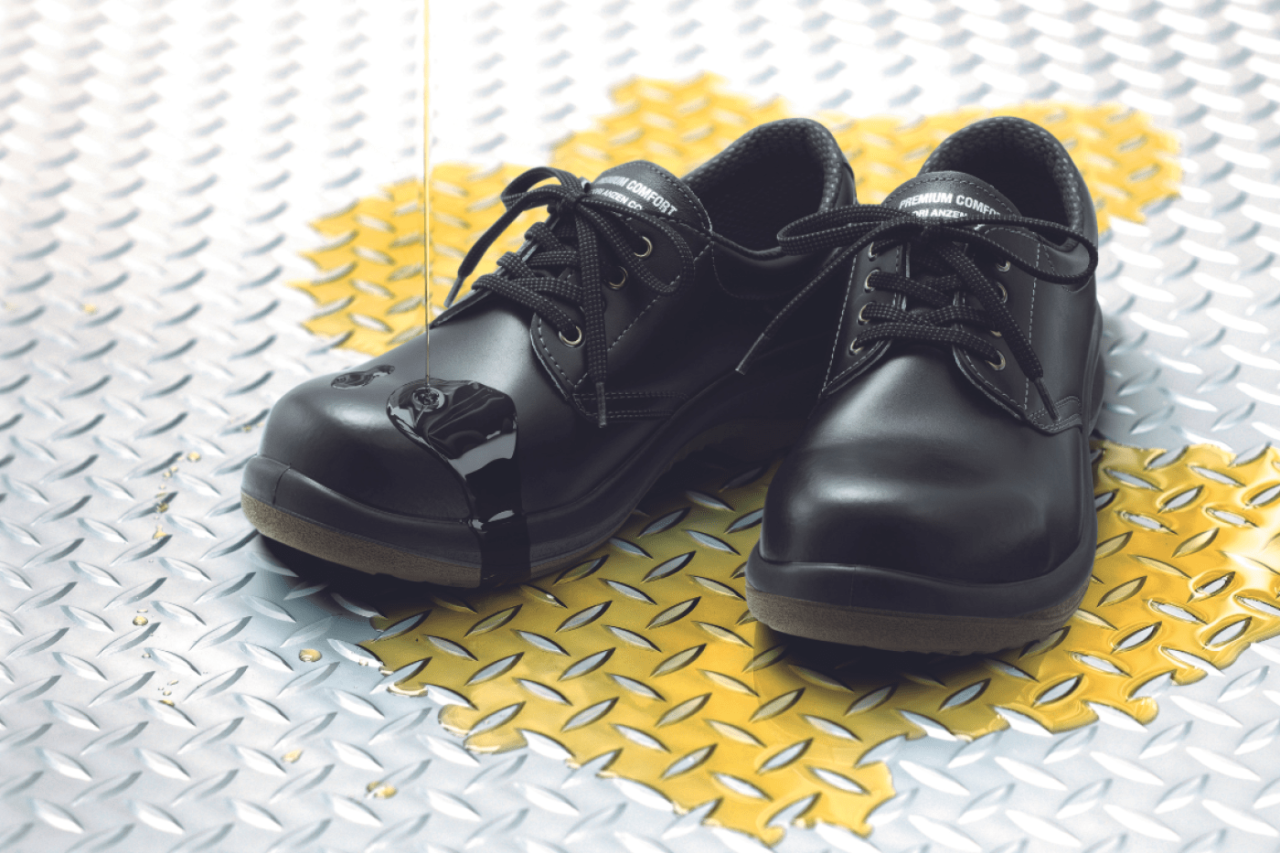 Safety sneaker shoes